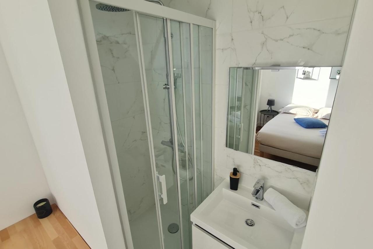 Le Jaures 4 - T2 - 1Er Etage Apartment Енебон Екстериор снимка